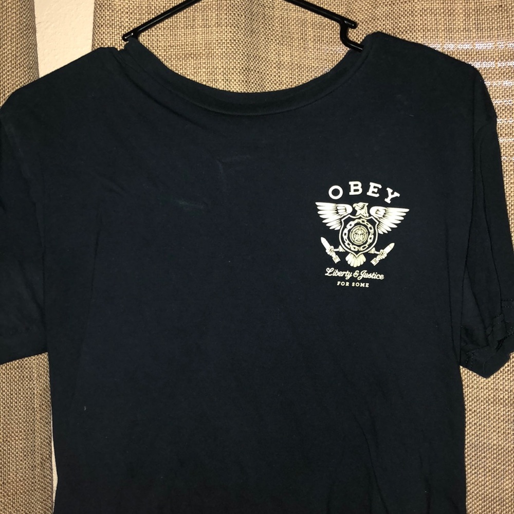 Obey tee